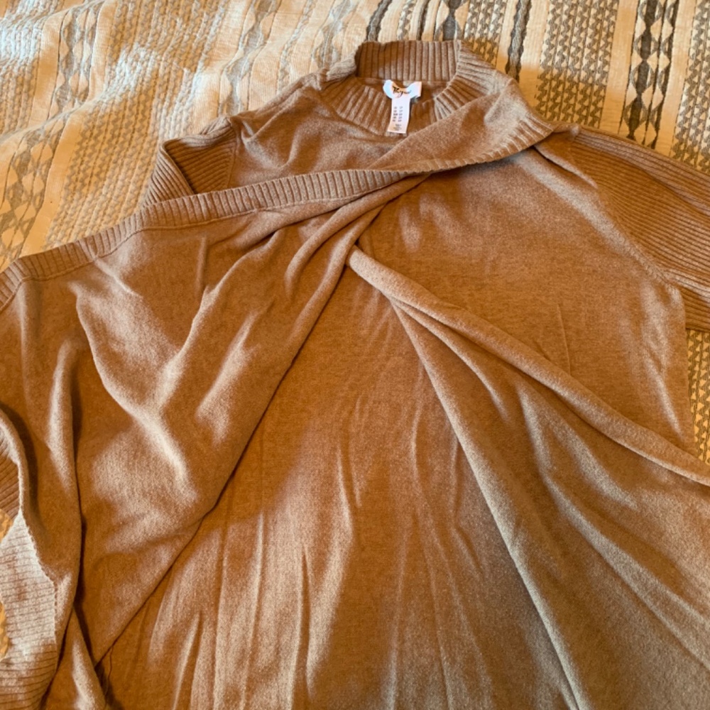 Nursing sweater - Picture 3 of 3